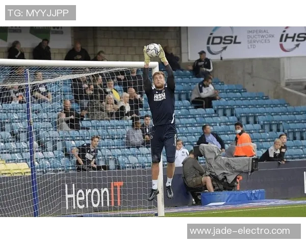 曼联主场迎战斯旺西第二轮激战期待球队重振士气与信心